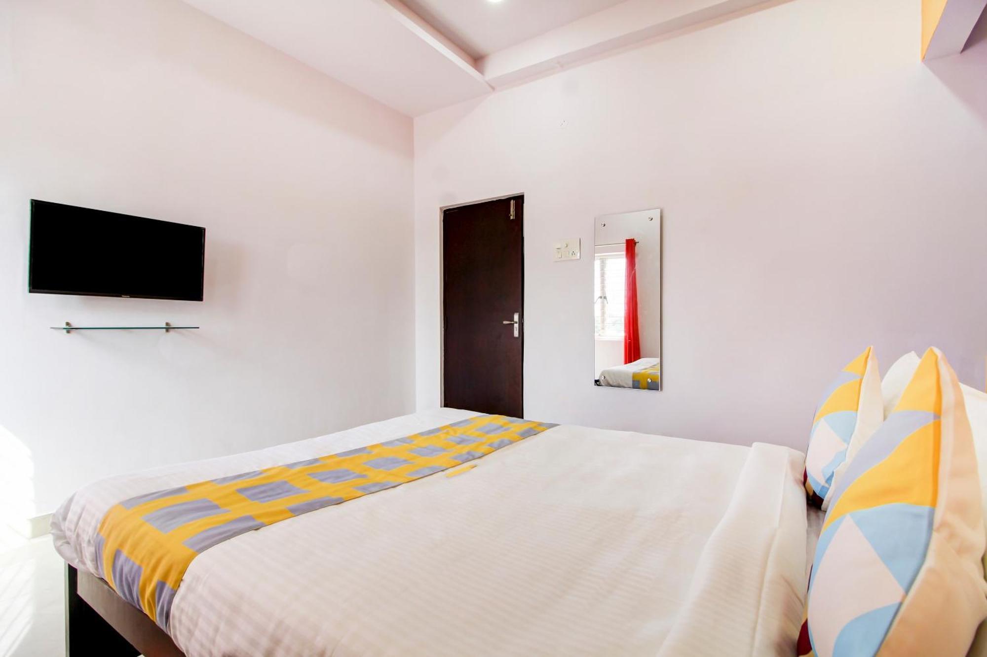 Hotel O Home Comfortable Stays, Near Aasam Gadh Current Office Sururnagar エクステリア 写真